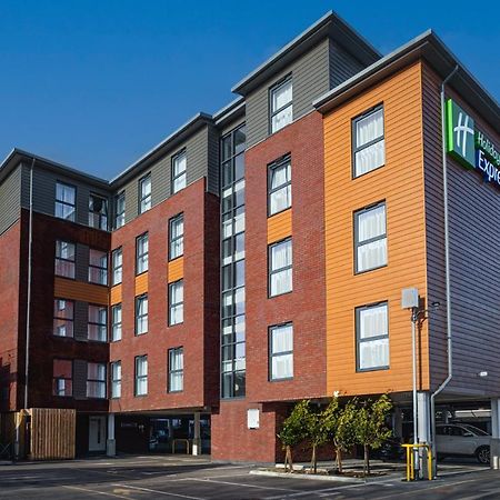 Holiday Inn Express - Fleet By Ihg Экстерьер фото